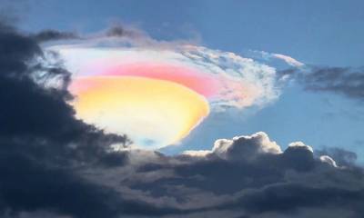 Μαγευτικό αλλά παράξενο σύννεφο θυμίζει UFO