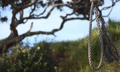 Αχαΐα: Ηλικιωμένος βρέθηκε κρεμασμένος σε δέντρο