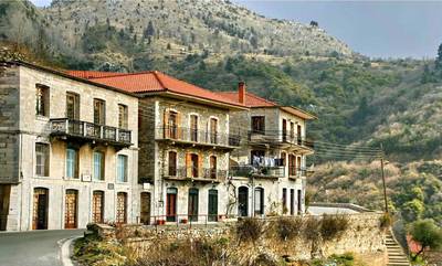 Σε αυτά τα χωριά της Πελοποννήσου «ανθίζει» η πέτρα - Απόλυτοι φθινοπωρινοί προορισμοί