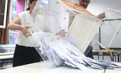 Αυτοδιοικητικές εκλογές: Έκλεισαν οι κάλπες - Μεγάλη αποχή στο β΄ γύρο - Δείτε live τα αποτελέσματα