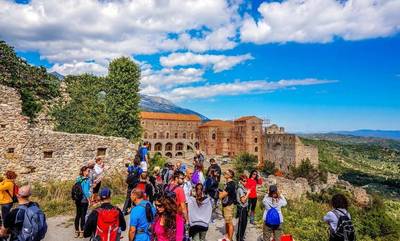 Οι συμβουλές προς τους τουρίστες: «Έξι πράγματα που δεν πρέπει να πεις σε έναν Έλληνα»