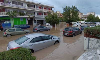 Εντονη κακοκαιρία στην Πάτρα: Πλημμύρισαν δρόμοι - Σαρώνουν την πόλη οι άνεμοι (photos - video)