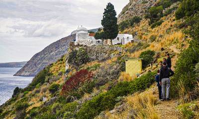 Καβομαλιά - Αγία Ειρήνη: Το Άγιο Όρος της Λακωνίας κρεμασμένο στην κόψη του απόκοσμου