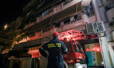 Τρίπολη: Φωτιά σε στέγη πολυκατοικίας