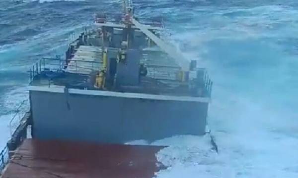 Ναυάγιο στη Λέσβο: Βίντεο ντοκουμέντο με τη μάχη του πλοίου Raptor με τα κύματα λίγο πριν βυθιστεί