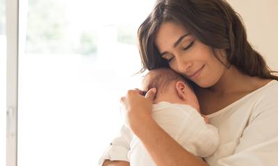 Ασφαλιστικό νομοσχέδιο: Επίδομα 780 ευρώ για 9 μήνες σε όλες τις νέες μητέρες
