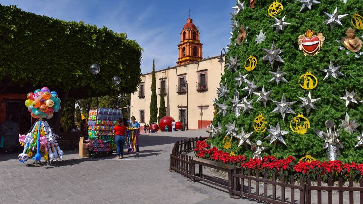 https://cdn.np-media.gr/media/news/2023/11/30/98708/photos/snapshot/221117153905-12-christmas-vacation-san-miguel-de-allende-mexico.jpg
