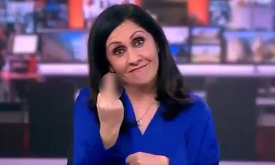 Viral: Παρουσιάστρια του BBC σήκωσε το μεσαίο δάχτυλο σε ζωντανή σύνδεση