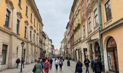 Περπατώντας στους δρόμους της Κρακοβίας (video)