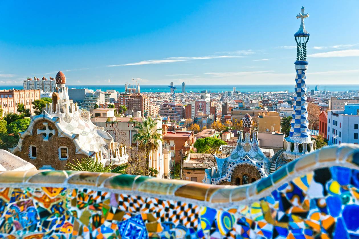 https://cdn.np-media.gr/media/news/2023/12/18/99274/photos/snapshot/CAT35510_Colourful_walls_and_buildings_in_park_Guell__Barcelona._Shutterstock.jpg