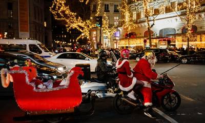 Χριστούγεννα στον κόσμο: Κοινό χαρακτηριστικό ο Άγιος Βασίλης και οι υψηλές θερμοκρασίες