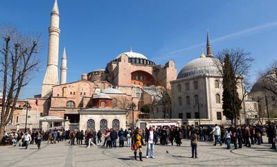 Περπατώντας στους δρόμους της Κωνσταντινούπολης (video)