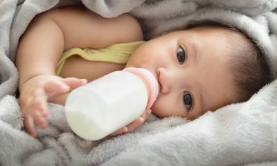 «Χρυσό» το βρεφικό γάλα στην Ελλάδα - Έως και 213% πιο ακριβό σε σχέση με άλλες χώρες της ΕΕ