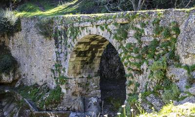 Το αρχαιότερο γεφύρι της Ευρώπης μετρά 2.200 χρόνια ζωής και βρίσκεται στο Ξηροκάμπι Λακωνίας