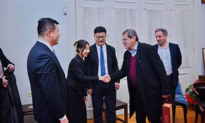 Συνάντηση του Κώστα Πελετίδη με αντιπροσωπεία του Πανεπιστημίου της Κίνας