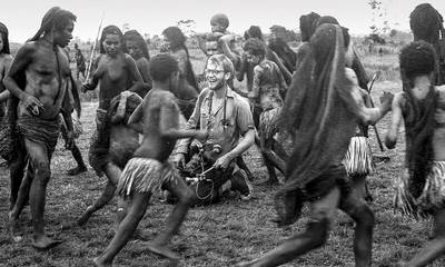 Πώς έπεσε θύμα τελετουργικού κανιβαλισμού ο γιος του Rockefeller στα δάση της Νέας Γουϊνέας
