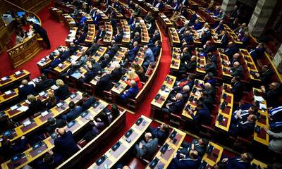 Επιστολική ψήφος: «Πέρασε» το νομοσχέδιο για τις ευρωεκλογές - Καταψηφίστηκε η τροπολογία