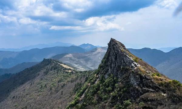 Κίνα: Εταιρεία μετέφερε τα γραφεία της στα βουνά για να αναγκάσει τους υπαλλήλους να παραιτηθούν