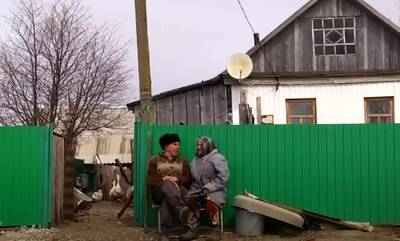 Ρωσία: Η ζωή ενός ζευγαριού ηλικιωμένων επί 36 χρόνια μόνοι τους σε εγκαταλελειμμένο χωριό