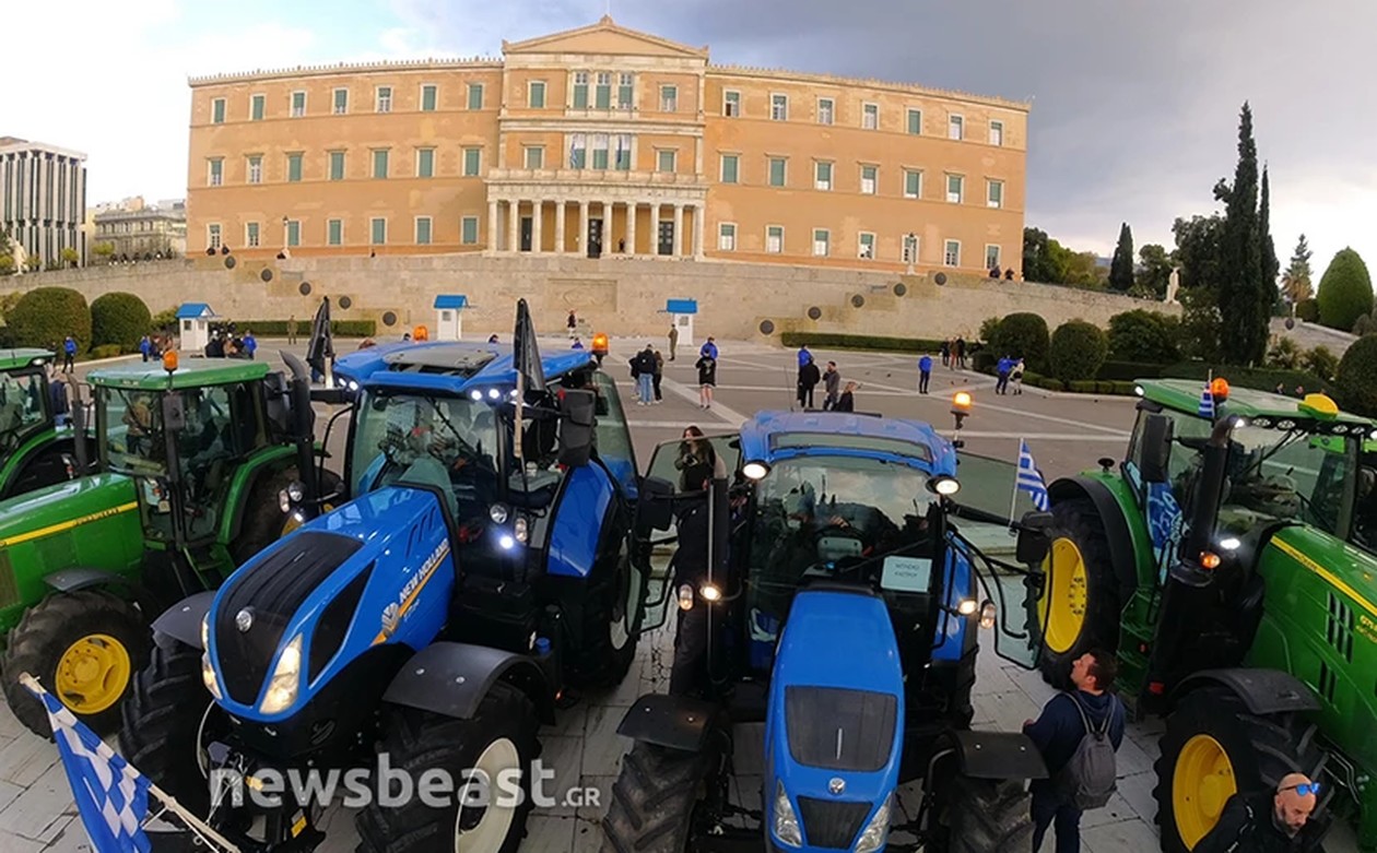 https://cdn.np-media.gr/media/news/2024/02/20/101962/photos/snapshot/agrotes-syntagma8.jpg