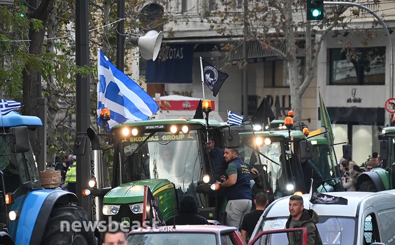 https://cdn.np-media.gr/media/news/2024/02/20/101962/photos/snapshot/agrotes_syntagma10.jpg