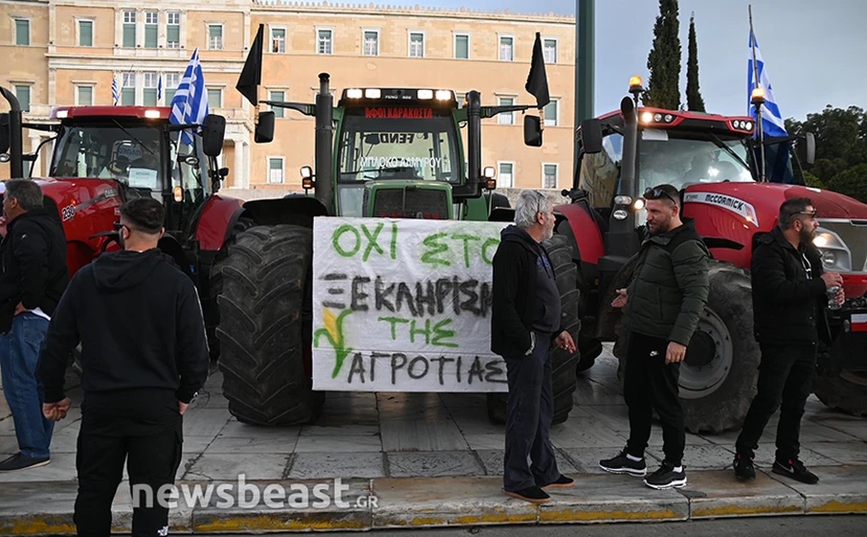 https://cdn.np-media.gr/media/news/2024/02/20/101962/photos/snapshot/agrotes_syntagma14.jpg