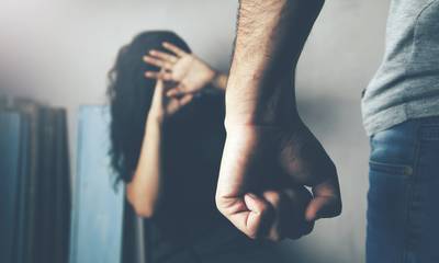 Άργος: Τι λέει ο 34χρονος που κατηγορείται ότι χτύπησε τη σύζυγό του με σίδερο