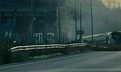 Αθηνών-Κορίνθου: Φωτιά σε καρότσα φορτηγού που βρισκόταν εν κινήσει (video)