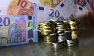 Πάνω από 800 ευρώ ο κατώτατος μισθός -  Ποια επιδόματα θα αυξηθούν