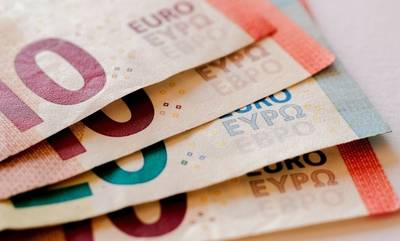 Ελάχιστο Εγγυημένο Εισόδημα: 400 εκατ. ευρώ για σταθερή στήριξη 303.000 δικαιούχων