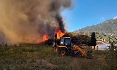 Μονεμβασιά: Υπό πλήρη έλεγχο η φωτιά στον Άγιο Στέφανο - Κινδύνευσαν σπίτια