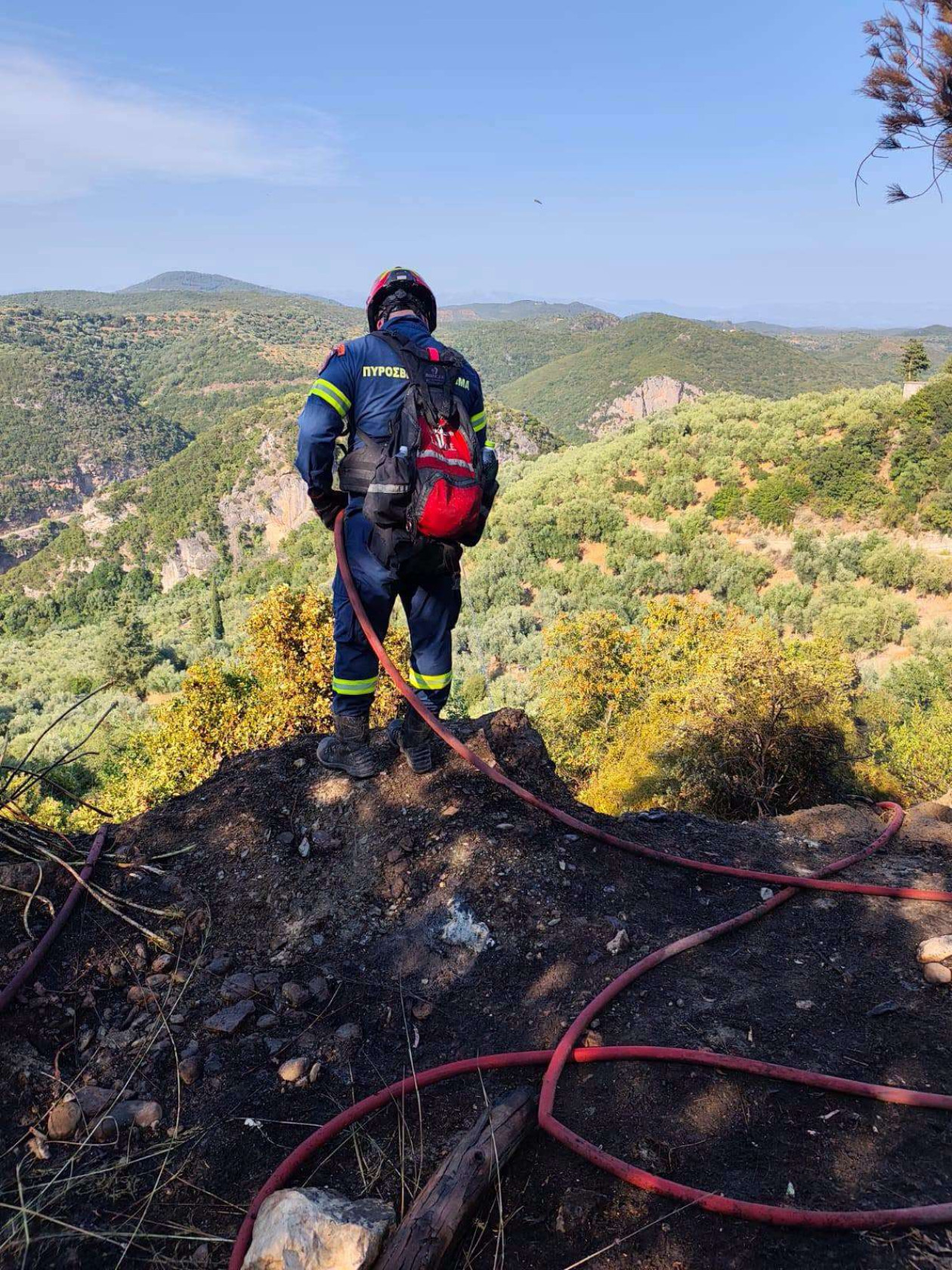https://cdn.np-media.gr/media/news/2026/08/23/131543/photos/snapshot/pyrkagia-ston-agio-nikolao-lakonias-14.jpg