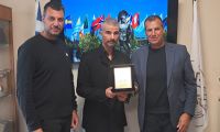 Σπάρτη: Ο Μιχάλης Βακαλόπουλος τίμησε τον Κωνσταντίνο Λαμπρινό για τον τερματισμό του στο Σπάρταθλον
