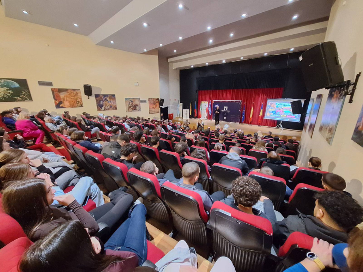 https://cdn.np-media.gr/media/news/2026/10/18/132794/photos/snapshot/erasmusdays-2026-korinthos-dimitris-ptochos-14.jpg