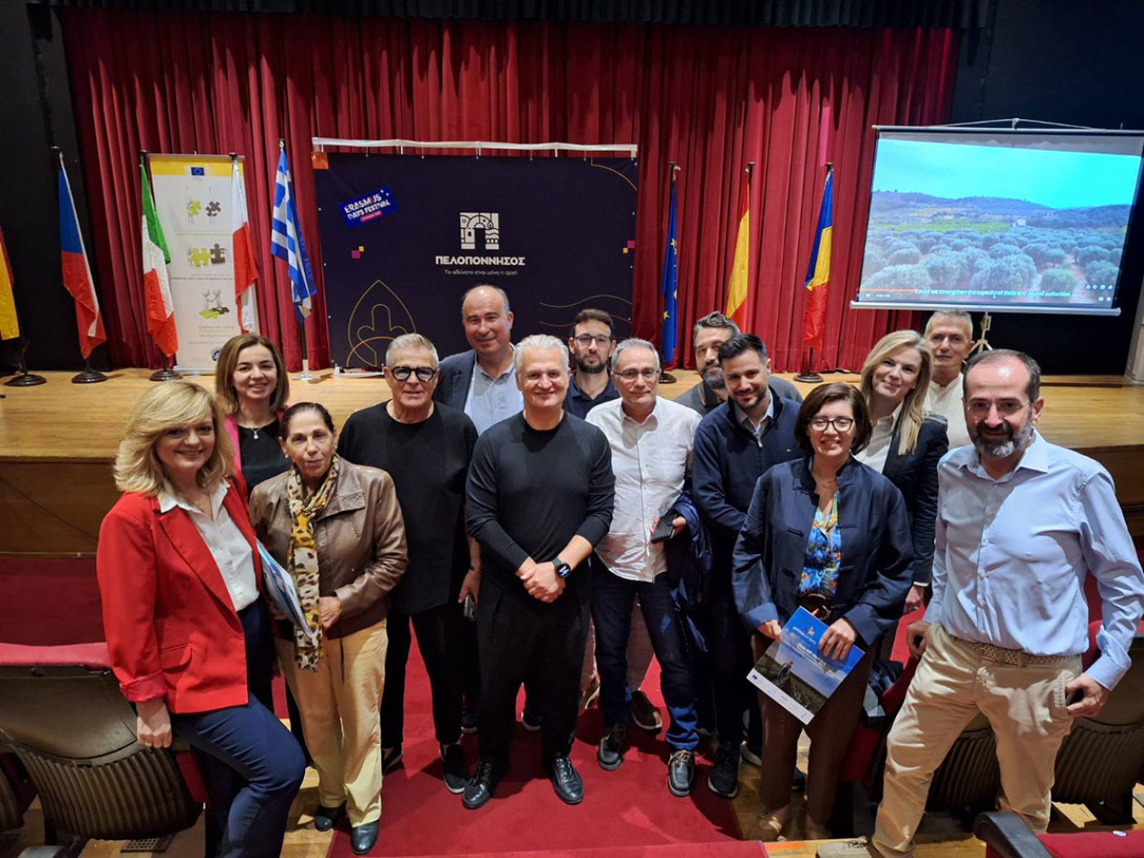 https://cdn.np-media.gr/media/news/2026/10/18/132794/photos/snapshot/erasmusdays-2026-korinthos-dimitris-ptochos-4.jpg