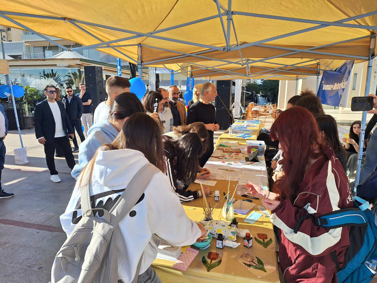 https://cdn.np-media.gr/media/news/2026/10/18/132794/photos/snapshot/erasmusdays-2026-korinthos-dimitris-ptochos-6.jpg