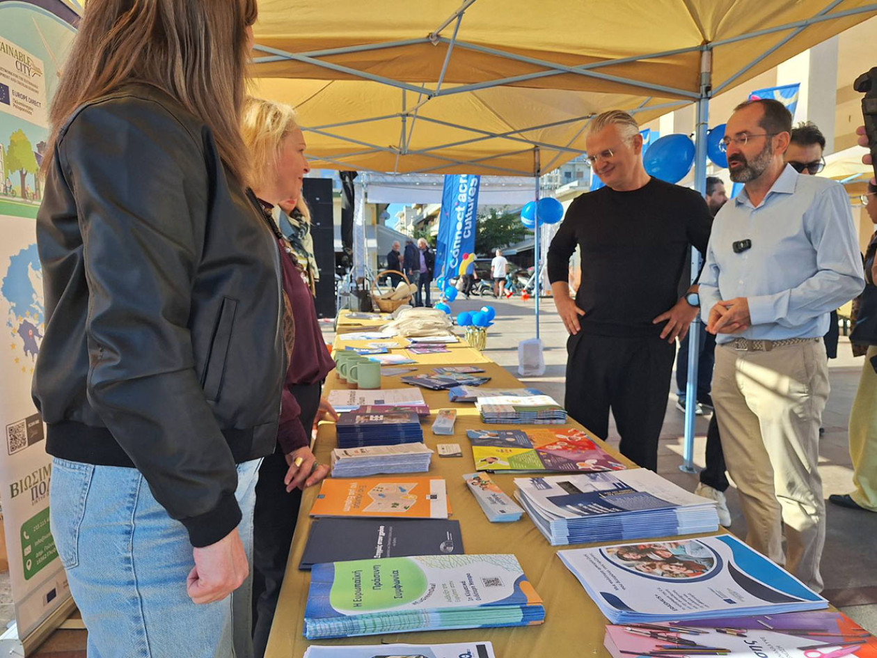 https://cdn.np-media.gr/media/news/2026/10/18/132794/photos/snapshot/erasmusdays-2026-korinthos-dimitris-ptochos-8.jpg