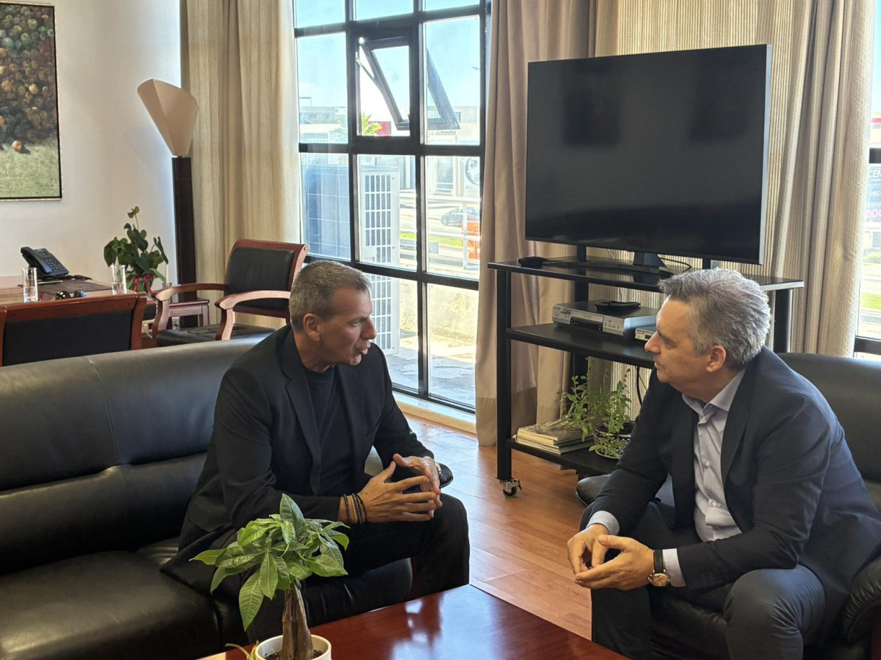 https://cdn.np-media.gr/media/news/2026/10/18/132795/photos/snapshot/sparti-vakalopoulos-katsaros-synantisi-3.jpg