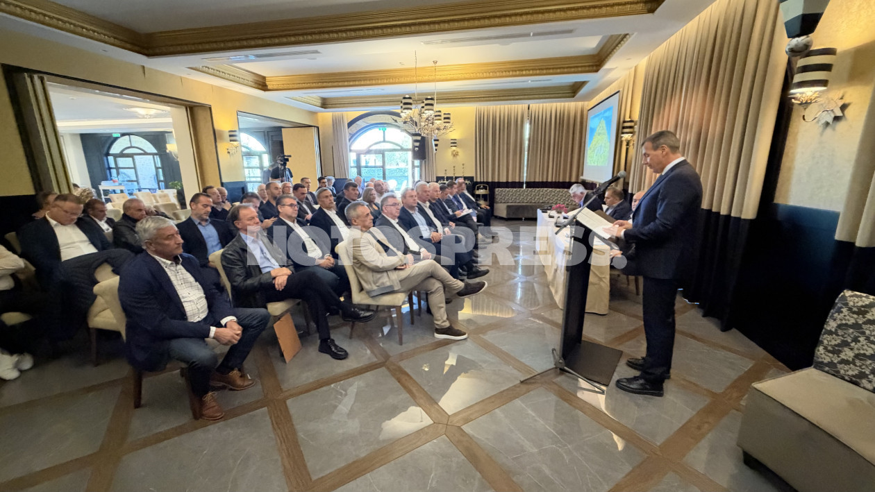 https://cdn.np-media.gr/media/news/2026/10/19/132811/photos/snapshot/6ad5f5c89a96c.jpg
