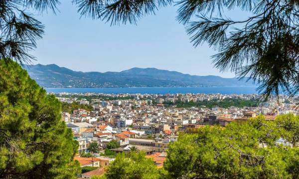 Καλαμάτα: Απειλές θανάτου στην προϊσταμένη της Πολεοδομίας – Η αντιπαράθεση για τη δόμηση στη Μάνη