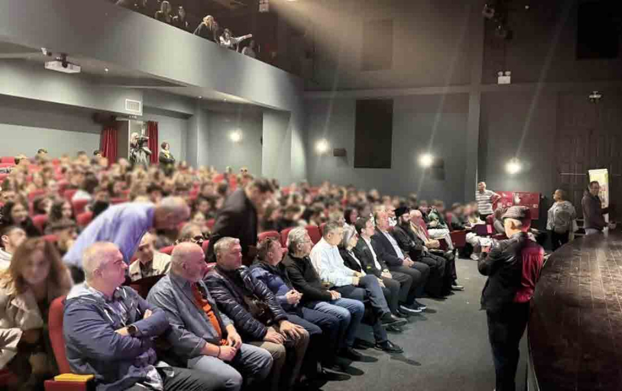 https://cdn.np-media.gr/media/news/2026/10/20/132854/photos/snapshot/kiato-dihmerida-odiki-asfaleia-680-mathites-8.jpg