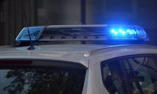 Τρεις συλλήψεις για κλοπή χρημάτων από κατάστημα στη Σπάρτη