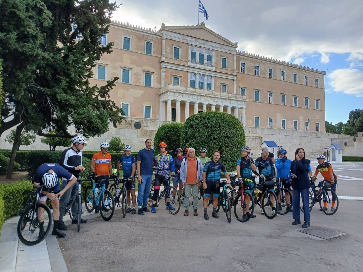 https://cdn.np-media.gr/media/news/2026/10/21/132877/photos/snapshot/giorgos-kleidonas-cop31-bike-ride-2026-1.jpg