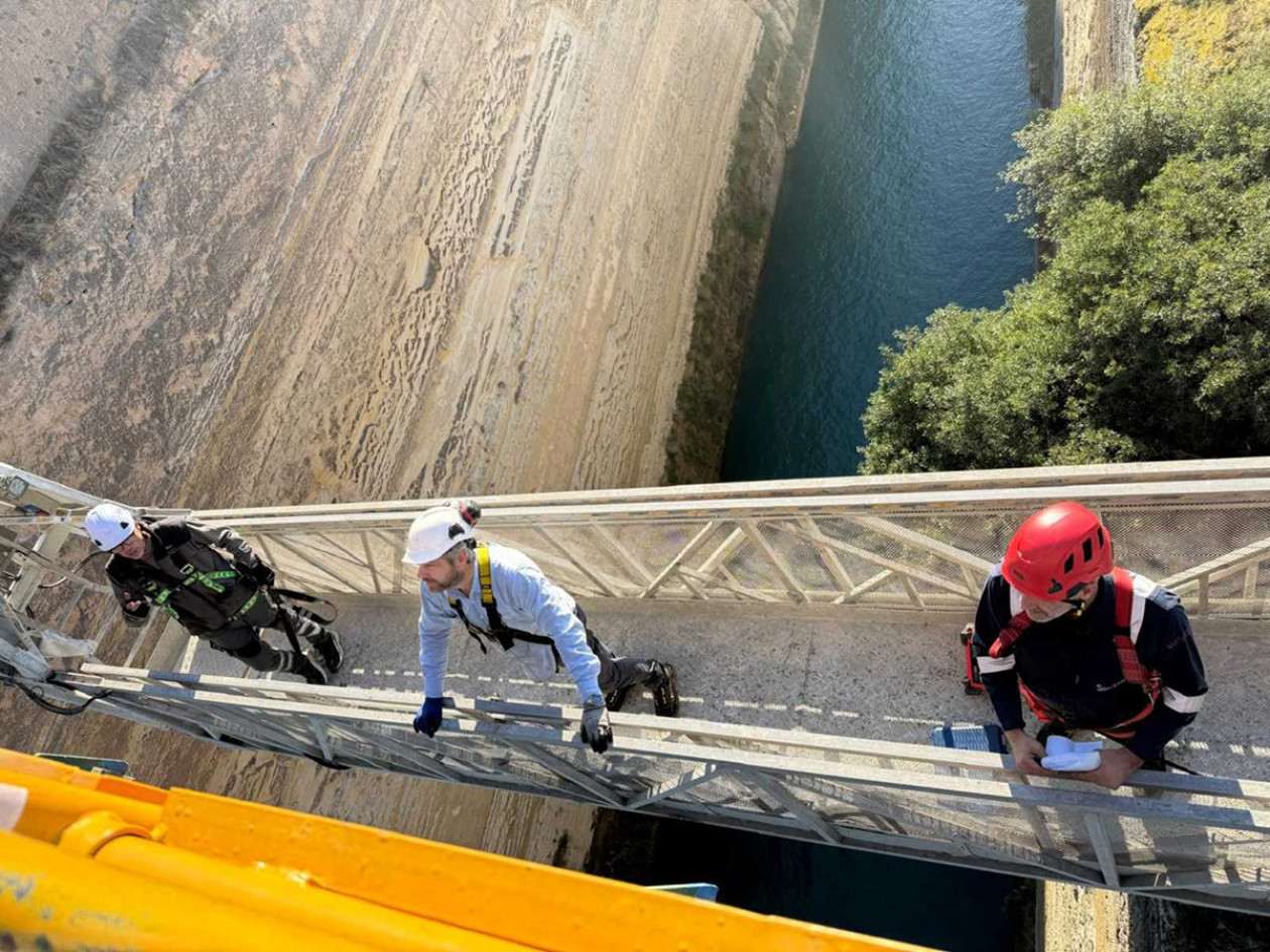https://cdn.np-media.gr/media/news/2026/10/22/132911/photos/snapshot/isthmos-korinthou-metallikes-gefyres-elegxoi-2026-1.jpg