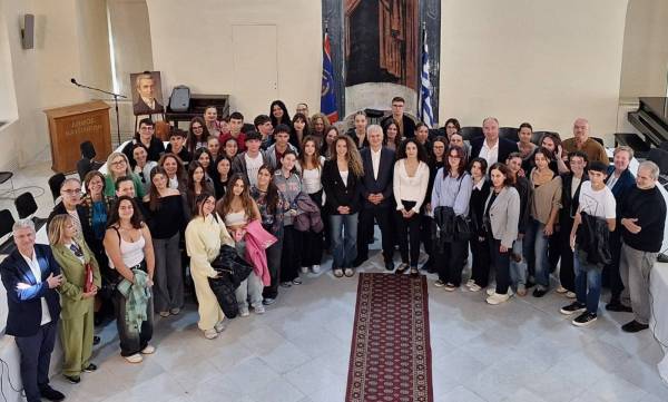 Ναύπλιο: Οι νέοι της Πελοποννήσου πήραν τον λόγο στο ιστορικό Βουλευτικό