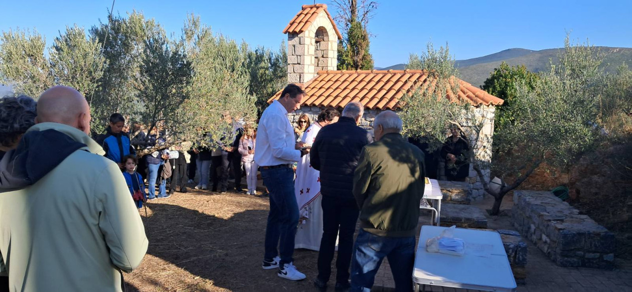 https://cdn.np-media.gr/media/news/2026/10/24/132953/photos/snapshot/apokalyptiria-tou-mnimeiou-manoysou-manousaki-sti-sellasia-11.jpg