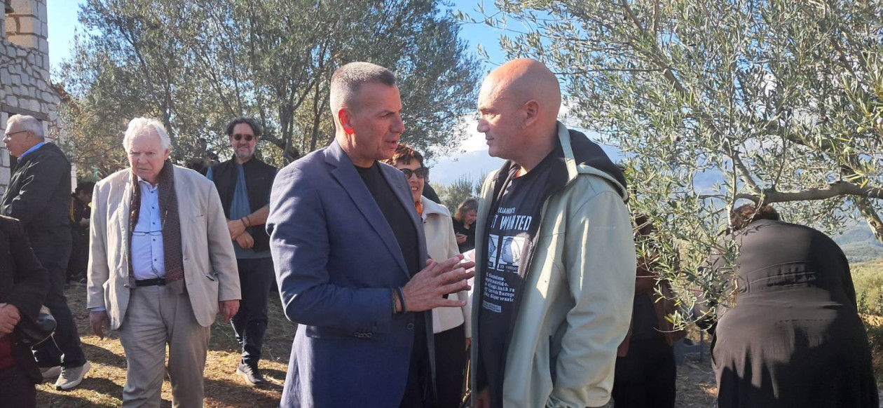 https://cdn.np-media.gr/media/news/2026/10/24/132953/photos/snapshot/apokalyptiria-tou-mnimeiou-manoysou-manousaki-sti-sellasia-13.jpg