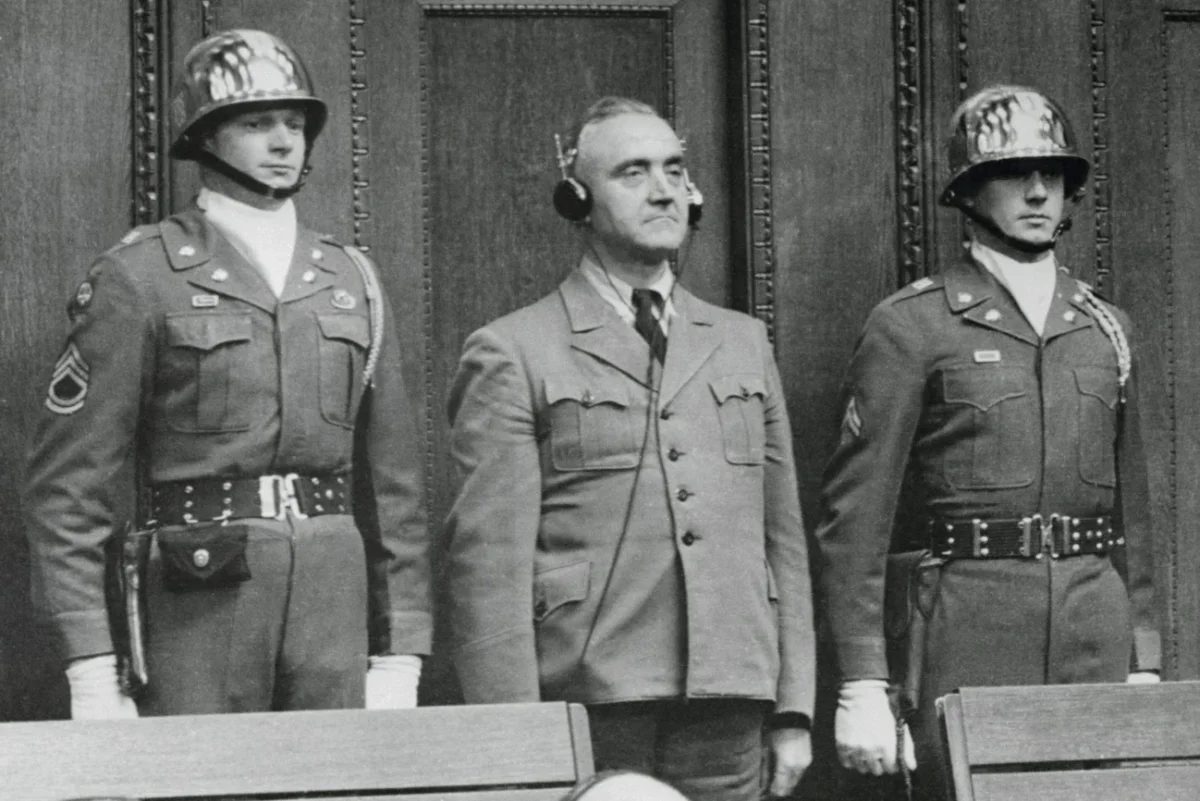 Ο πρώην στρατηγός των SS Γκότλομπ Μπέργκερ κατά την ολοκλήρωση της δίκης του
