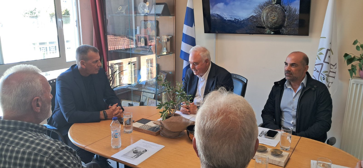 https://cdn.np-media.gr/media/news/2026/10/27/132991/photos/snapshot/sparti-agalma-spartiatissa-mana-paideia-2026-3.jpg